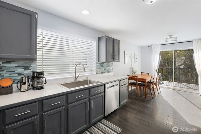 13701 SE 275th Place, Kent, WA 98042