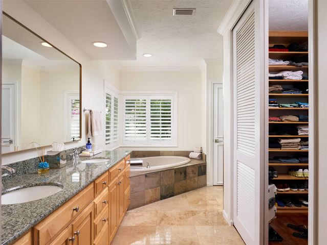 105 Olympus Circle, Jupiter, FL 33477