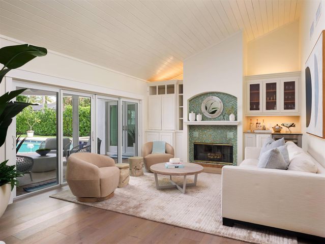 105 Olympus Circle, Jupiter, FL 33477