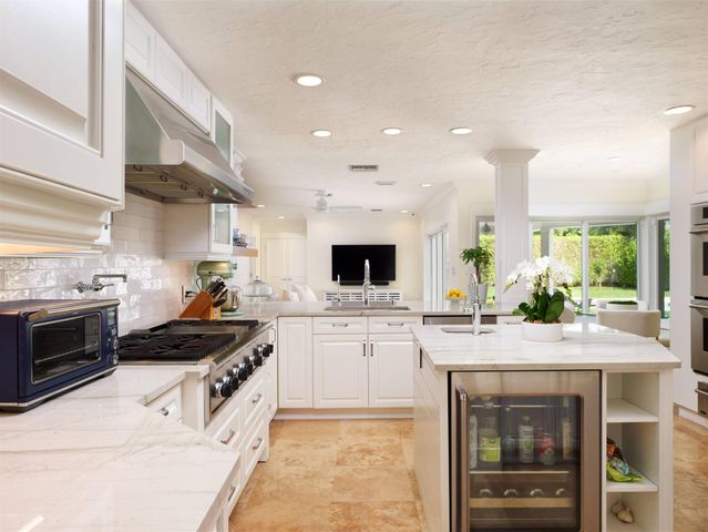 105 Olympus Circle, Jupiter, FL 33477