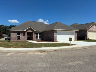 81 Village Dr., Hattiesburg, MS 39402