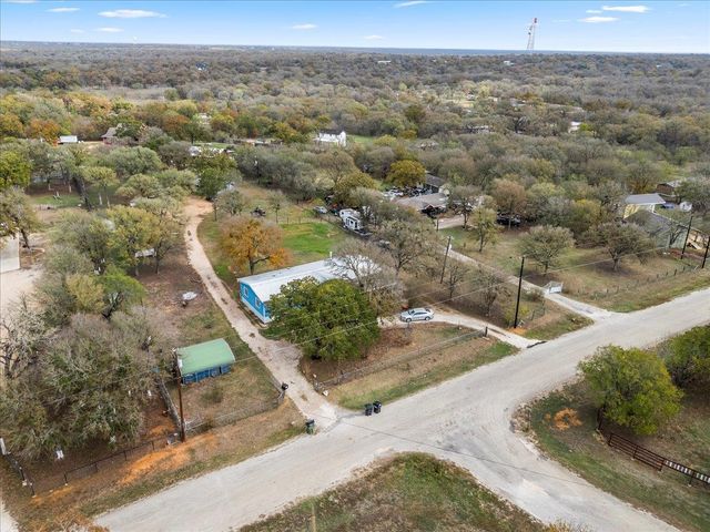 176 Pearson RD, Dale, TX 78616