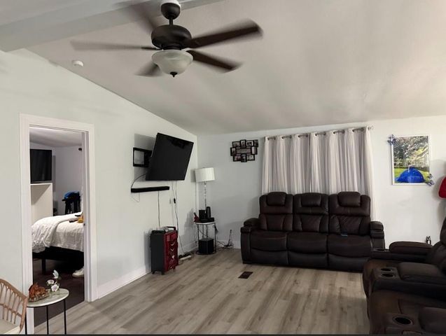 176 Pearson RD, Dale, TX 78616