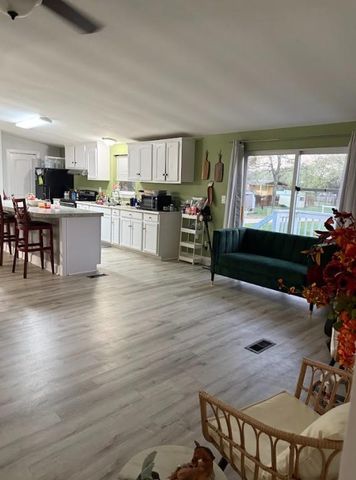 176 Pearson RD, Dale, TX 78616