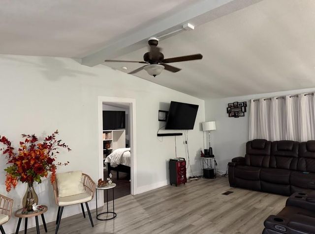 176 Pearson RD, Dale, TX 78616