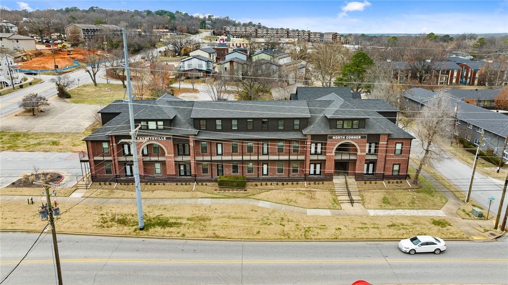1115 N Leverett Avenue 204, Fayetteville, AR 72703