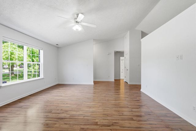 213 Woodfield Way, Nicholasville, KY 40356