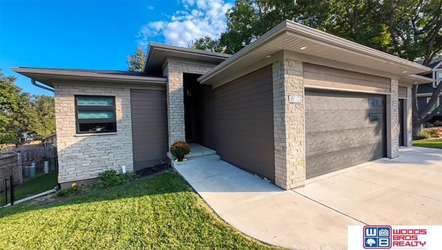 8110 Cooper Court, Lincoln, NE 68506