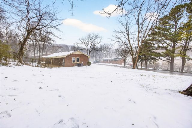 624 Dean Rd, Clarksville, TN 37040