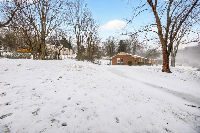 624 Dean Rd, Clarksville, TN 37040