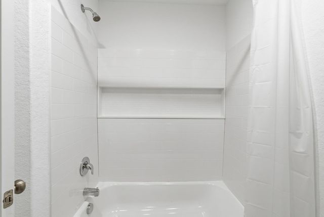 1052 W Shutter Way, Kerrville, TX 78028