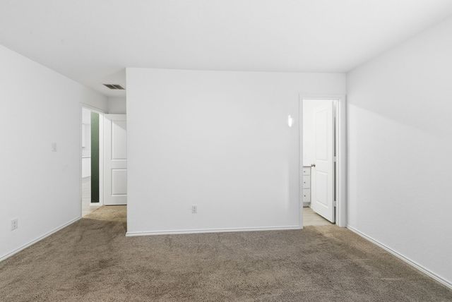 1052 W Shutter Way, Kerrville, TX 78028