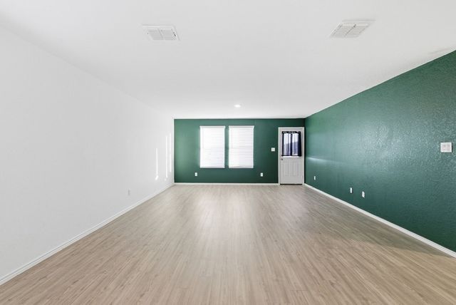 1052 W Shutter Way, Kerrville, TX 78028