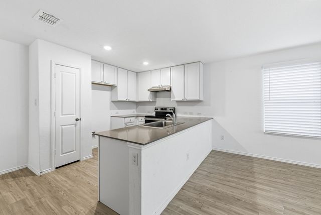 1052 W Shutter Way, Kerrville, TX 78028