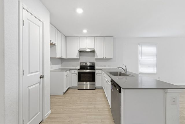 1052 W Shutter Way, Kerrville, TX 78028