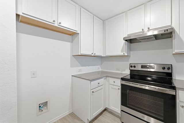 1052 W Shutter Way, Kerrville, TX 78028