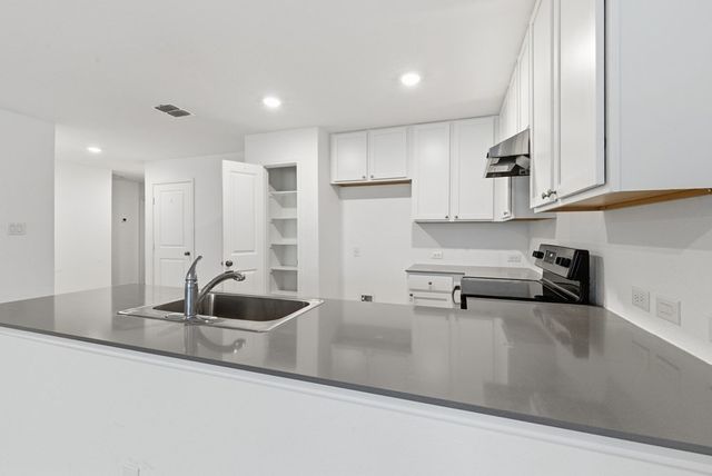 1052 W Shutter Way, Kerrville, TX 78028