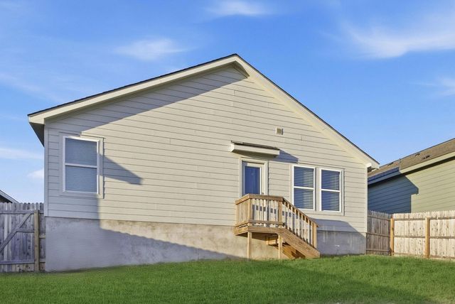 1052 W Shutter Way, Kerrville, TX 78028