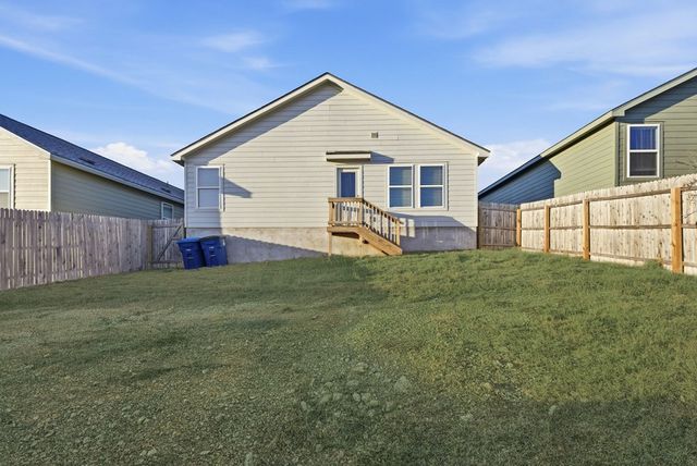 1052 W Shutter Way, Kerrville, TX 78028