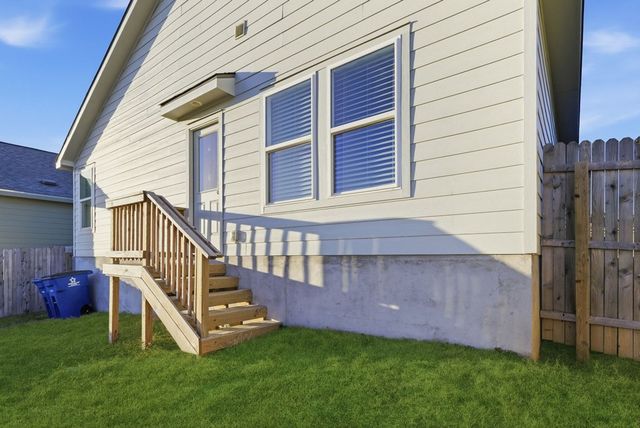 1052 W Shutter Way, Kerrville, TX 78028