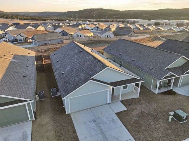 1052 W Shutter Way, Kerrville, TX 78028