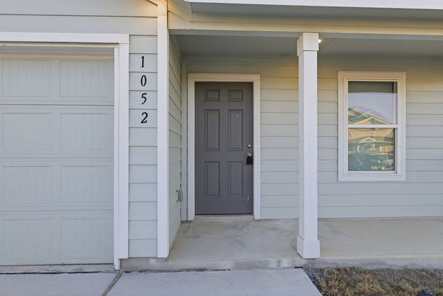 1052 W Shutter Way, Kerrville, TX 78028