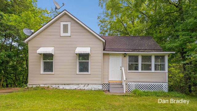 908 S Lafayette Street, Greenville, MI 48838