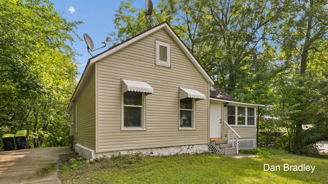 908 S Lafayette Street, Greenville, MI 48838