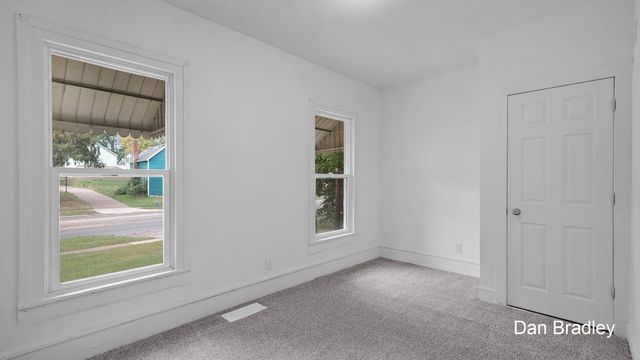 908 S Lafayette Street, Greenville, MI 48838