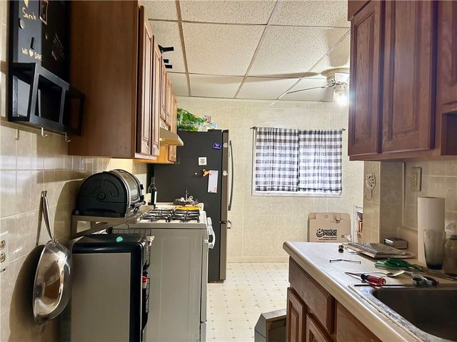 379 Walnut St, Blawnox, PA 15238