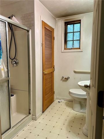 379 Walnut St, Blawnox, PA 15238