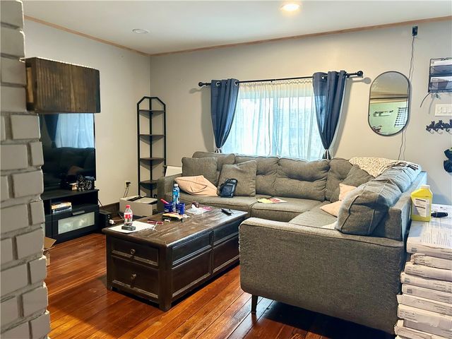379 Walnut St, Blawnox, PA 15238