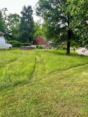 379 Walnut St, Blawnox, PA 15238