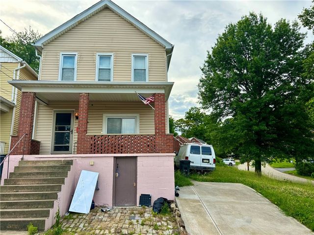 379 Walnut St, Blawnox, PA 15238
