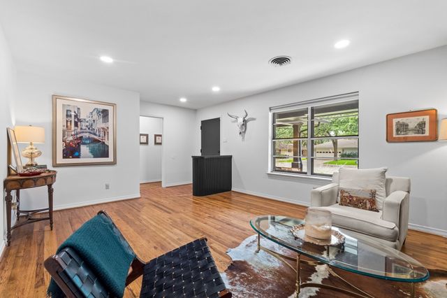 512 King Richard Street, Irving, TX 75061