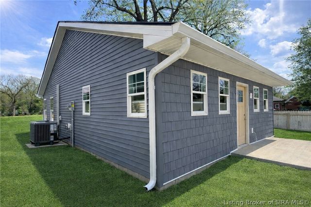 623 Main St, Jeffersonville, IN 47130