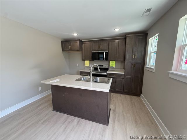 623 Main St, Jeffersonville, IN 47130