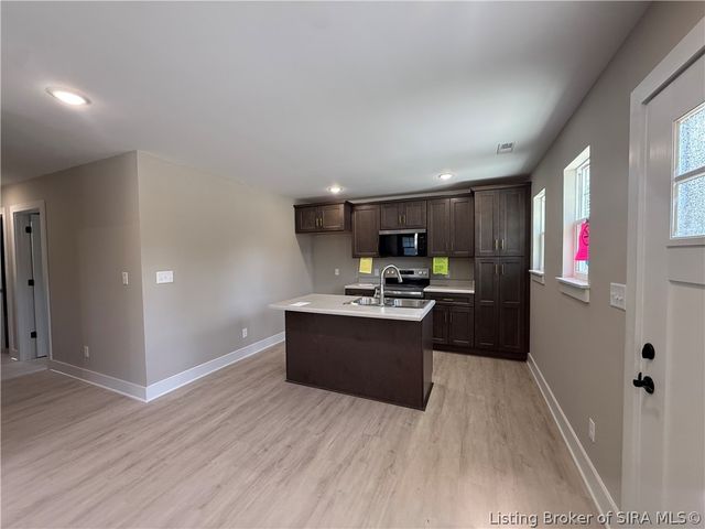 623 Main St, Jeffersonville, IN 47130