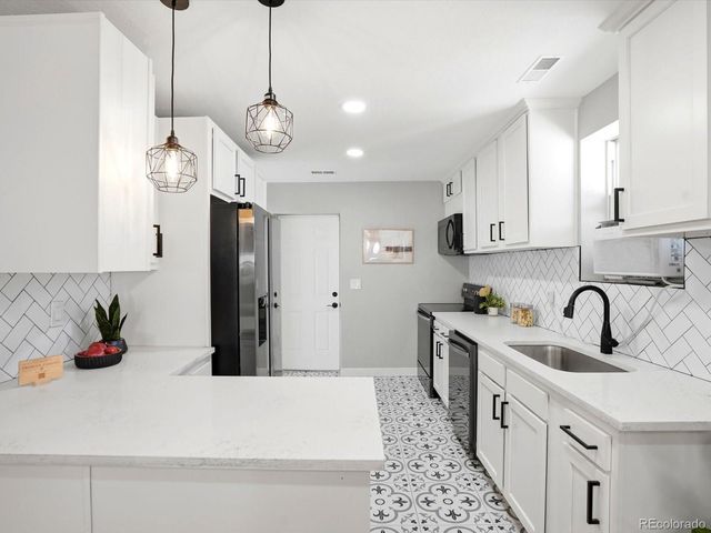 2555 N Clarkson Street, Denver, CO 80205