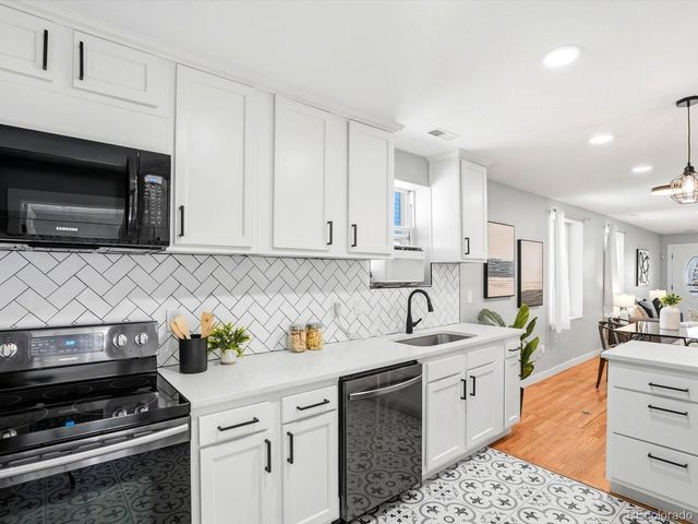 2555 N Clarkson Street, Denver, CO 80205