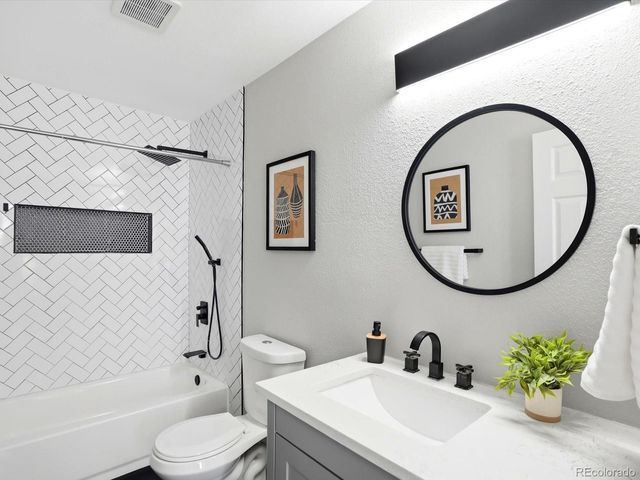 2555 N Clarkson Street, Denver, CO 80205