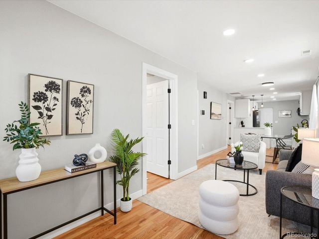 2555 N Clarkson Street, Denver, CO 80205