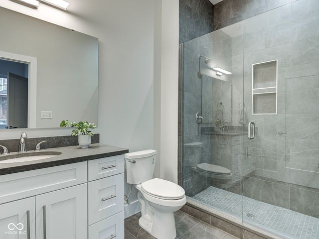 319 E 16th Street 206, Indianapolis, IN 46202