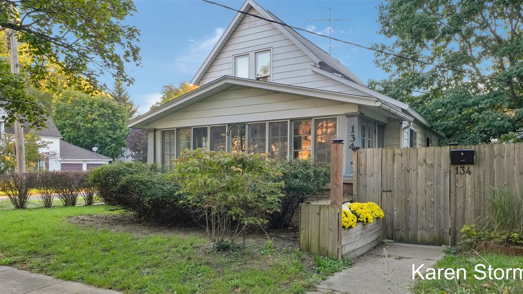 134 Fitzhugh Avenue, Grand Rapids, MI 49506
