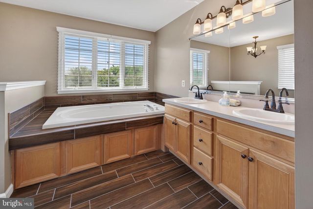 14 JOSEPH DR, Sewell, NJ 08080