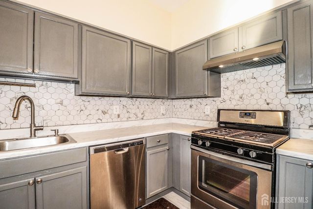 912 Del Negro Court, South Plainfield, NJ 07080