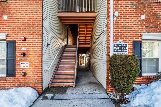 912 Del Negro Court, South Plainfield, NJ 07080