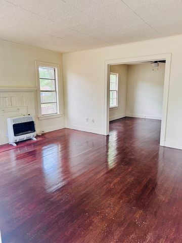 701 Travis St, Longview, TX 75602
