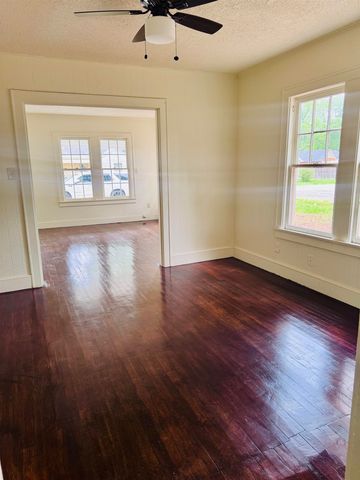 701 Travis St, Longview, TX 75602