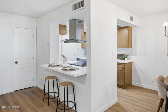 600 S DOBSON Road 140, Mesa, AZ 85202